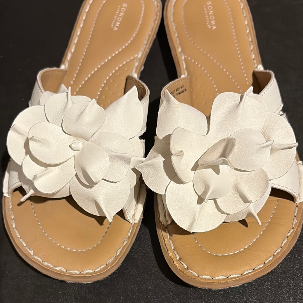 Sonoma White Floral Slide Sandals with Tan Footbed - Picture 3 of 7